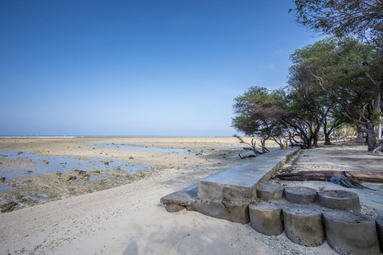Santorini Beach Resort Gili Trawangan Luaran gambar