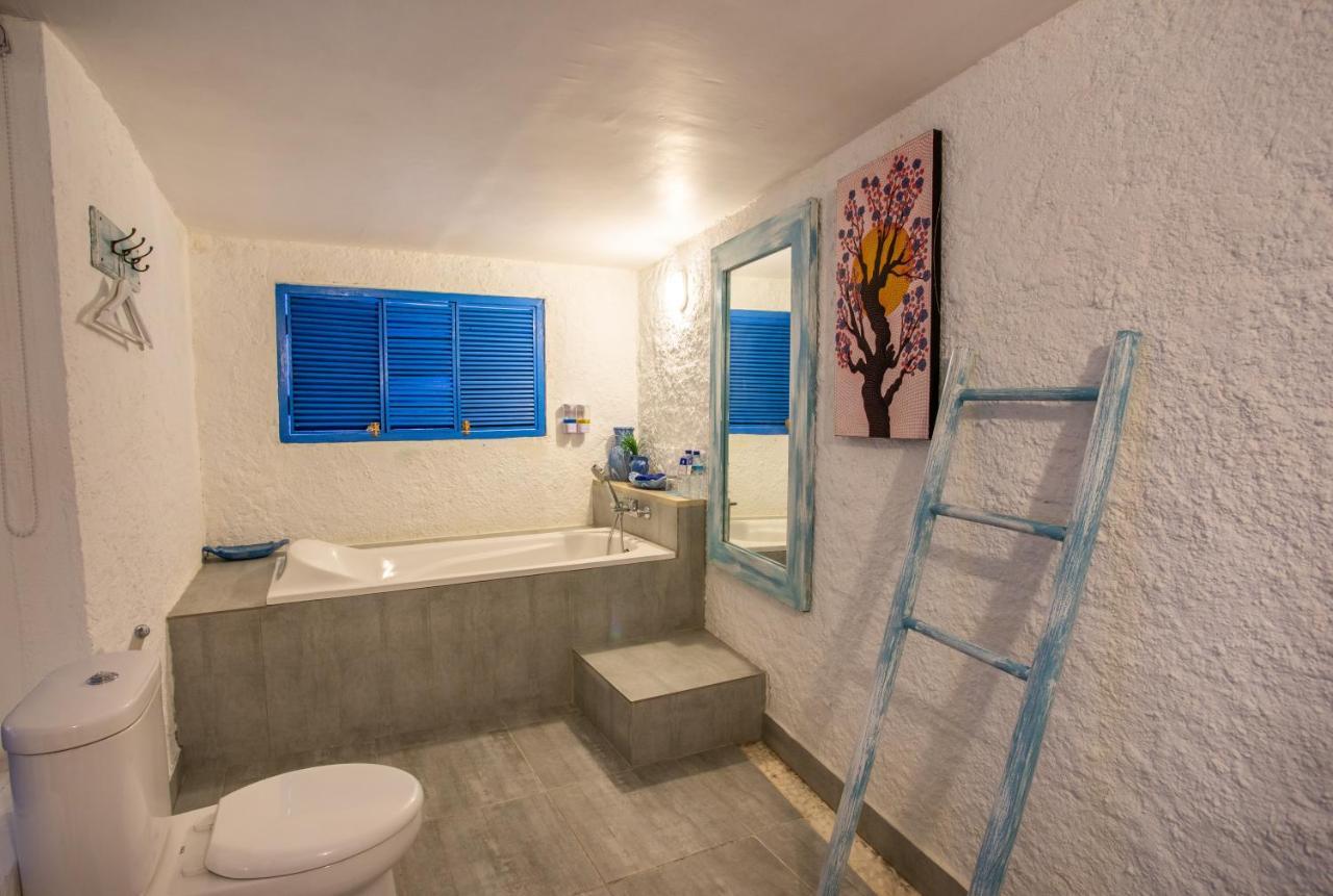 Santorini Beach Resort Gili Trawangan Luaran gambar