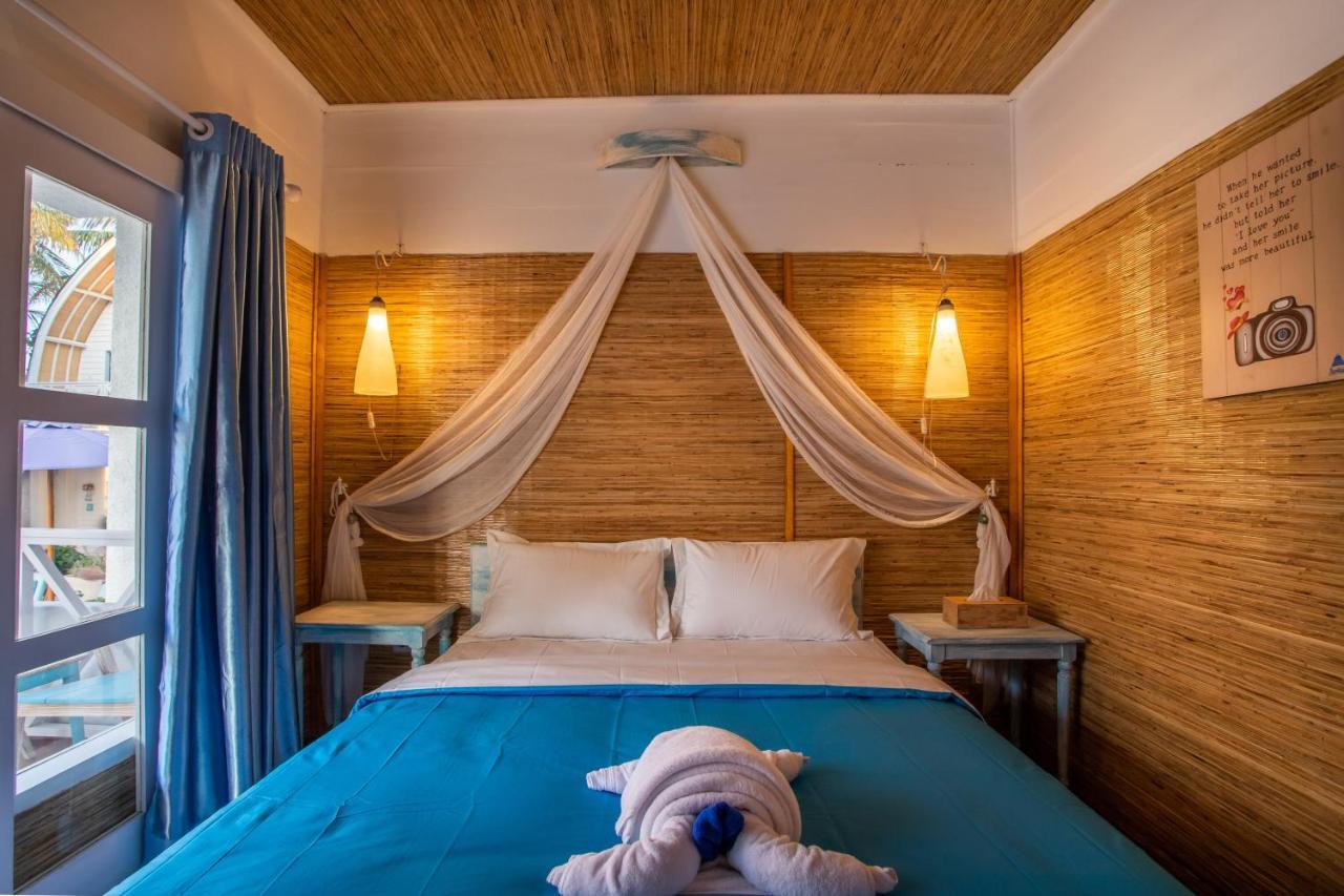 Santorini Beach Resort Gili Trawangan Luaran gambar